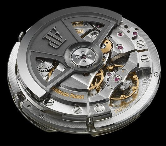 Audemars Piguet Chronographe Royal Oak Offshore 44 mm : carrure et lunette céramique de série Audemars Piguet Chronographe Royal Oak Offshore 44 mm : carrure et lunette céramique de série