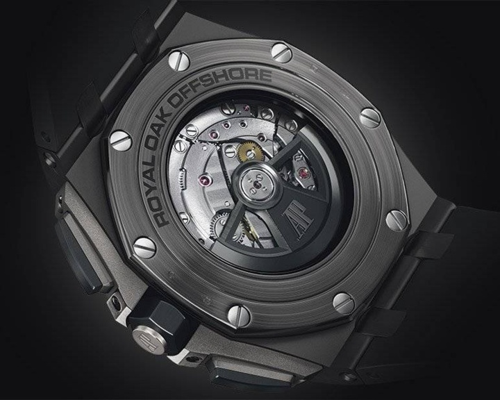 Audemars Piguet Chronographe Royal Oak Offshore 44 mm : carrure et lunette céramique de série Audemars Piguet Chronographe Royal Oak Offshore 44 mm : carrure et lunette céramique de série