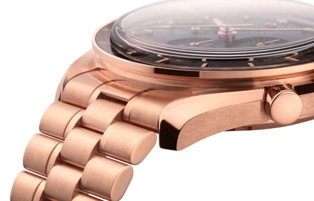 Omega Moonwatch Master Chronometer or sedna Omega Moonwatch Master Chronometer or sedna