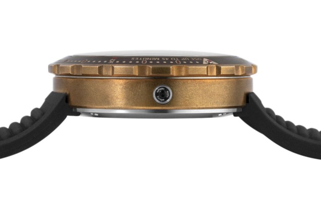 Réservoir Hydrosphère Bronze x Revolution : plongée dans les eaux claires des Maldives Réservoir Hydrosphère Bronze x Revolution : plongée dans les eaux claires des Maldives