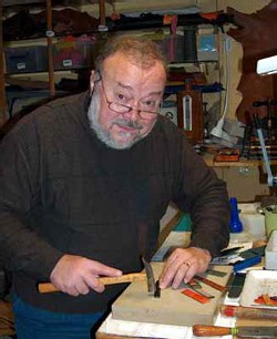 Jean-Claude Perrin de l'Atelier du Bracelet Parisien Jean-Claude Perrin de l'Atelier du Bracelet Parisien