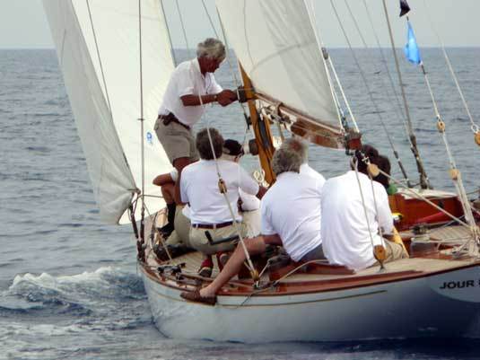 Panerai Classic Yachts Challenge 2013 : coup d’envoi avec l’Antigua Classic Yacht Regatta