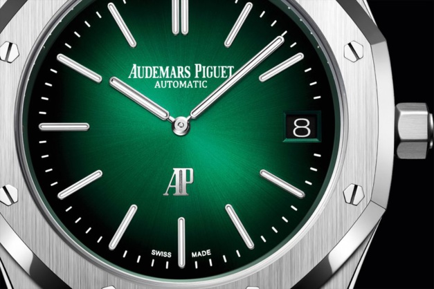 Audemars Piguet : l'ultra-luxe Royal Oak en platine et cadran vert fumé Audemars Piguet : l'ultra-luxe Royal Oak en platine et cadran vert fumé