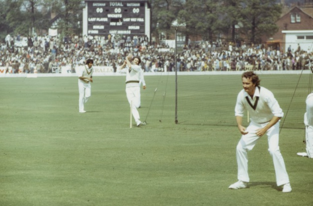 Partie de cricket de 1975 Photo d'Annie Spratt for Unsplash Partie de cricket de 1975 Photo d'Annie Spratt for Unsplash
