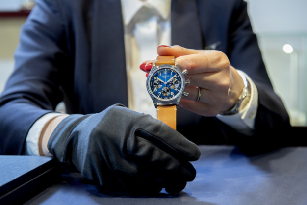 Longines : une nouvelle expérience d'achat à distance grâce à un studio digital de dernière génération Longines : une nouvelle expérience d'achat à distance grâce à un studio digital de dernière génération