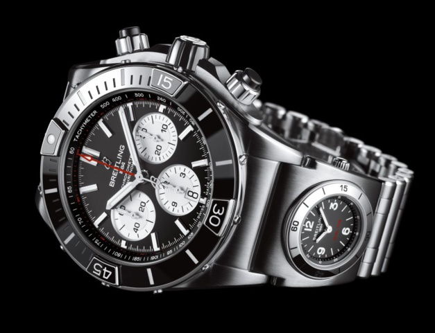 Breitling Super Chronomat : retour du module UTC sur le bracelet ! Breitling Super Chronomat : retour du module UTC sur le bracelet !