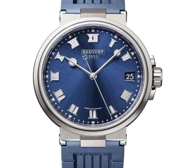 Breguet Marine : le sport-chic selon Breguet, surtout en version titane et cadran bleu Breguet Marine : le sport-chic selon Breguet, surtout en version titane et cadran bleu