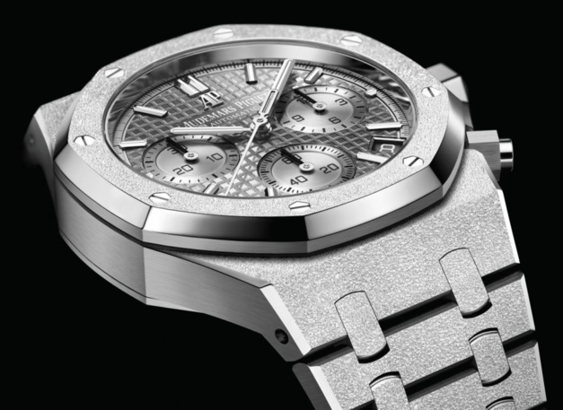Chrono Audemars Piguet Royal Oak 41 mm Frosted Gold : 200 exemplaires pour le monde Chrono Audemars Piguet Royal Oak 41 mm Frosted Gold : 200 exemplaires pour le monde