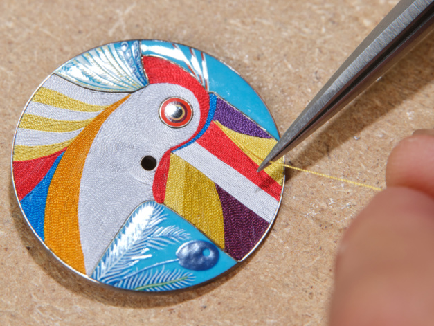 Hermès Arceau Toucan de Paradis : un somptueux cadran et deux métiers d'art Hermès Arceau Toucan de Paradis : un somptueux cadran et deux métiers d'art