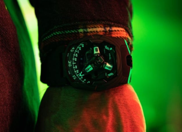 Urwerk UR-220 SL Asimov Urwerk UR-220 SL Asimov