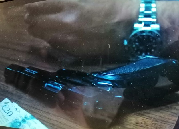 Line of duty : Tomi May porte une Rolex Submariner Line of duty : Tomi May porte une Rolex Submariner