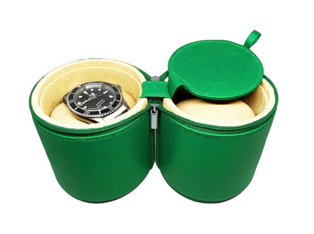 Kronokeeper : le tube de voyage en cuir pour deux montres Kronokeeper : le tube de voyage en cuir pour deux montres