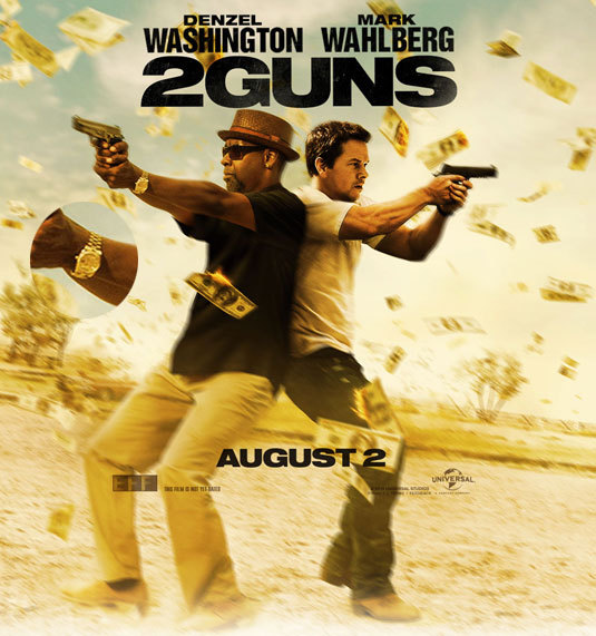 2 guns : Denzel Washington porte une Rolex Daydate en or jaune