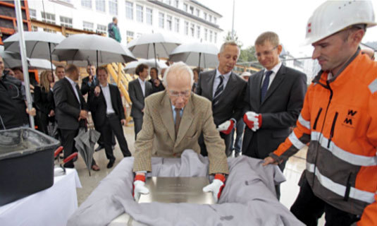 Lange & Söhne : pose de la première pierre de l’extension de sa Manufacture à Glashütte Lange & Söhne : pose de la première pierre de l’extension de sa Manufacture à Glashütte