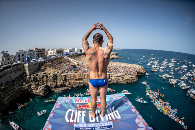Copyright Red Bull Cliff Diving Copyright Red Bull Cliff Diving