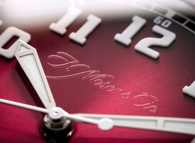Moser Heritage Dual Time : bordeaux fumé GMT Moser Heritage Dual Time : bordeaux fumé GMT
