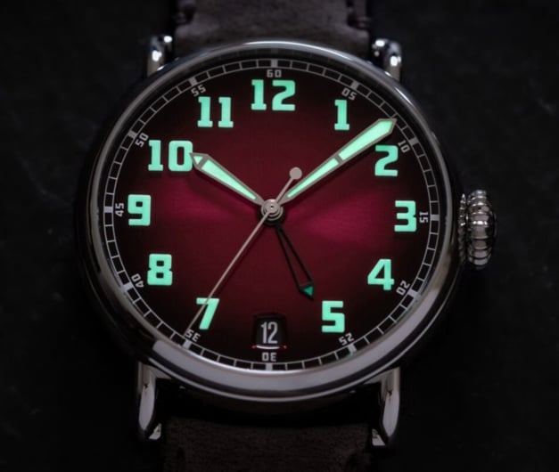 Moser Heritage Dual Time : bordeaux fumé GMT Moser Heritage Dual Time : bordeaux fumé GMT