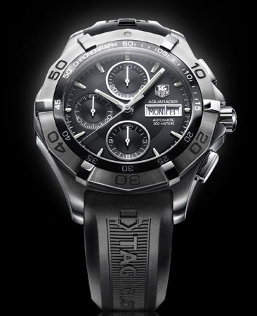 Aquaracer Chronograph Calibre 16 Day-Date : plus grande, plus audacieuse et dotée de nouvelles fonctions Aquaracer Chronograph Calibre 16 Day-Date : plus grande, plus audacieuse et dotée de nouvelles fonctions