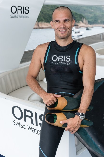 Oris plonge en apnée à Hong Kong avec Carlos Coste