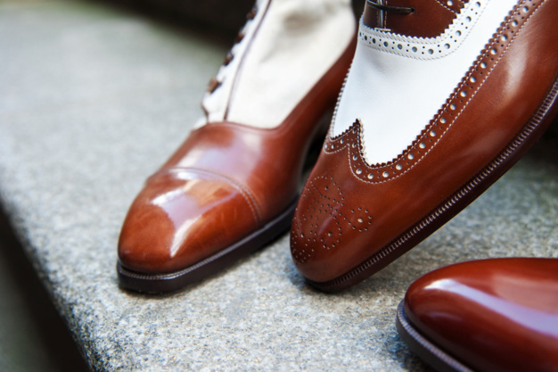 Aubercy : de l'art des souliers en cuir et tissu Aubercy : de l'art des souliers en cuir et tissu