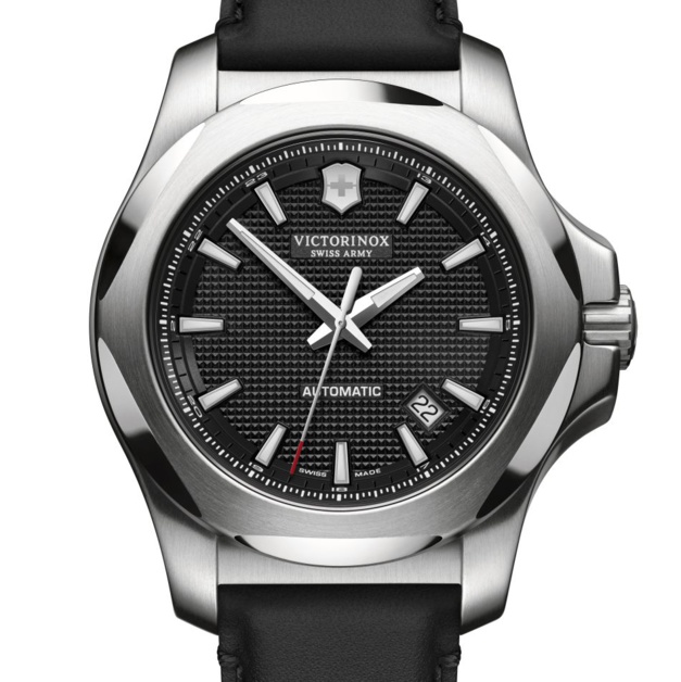 Victorinox : l'I.N.O.X et le Pioneer Alox pour un coffret réservé au marché français Victorinox : l'I.N.O.X et le Pioneer Alox pour un coffret réservé au marché français