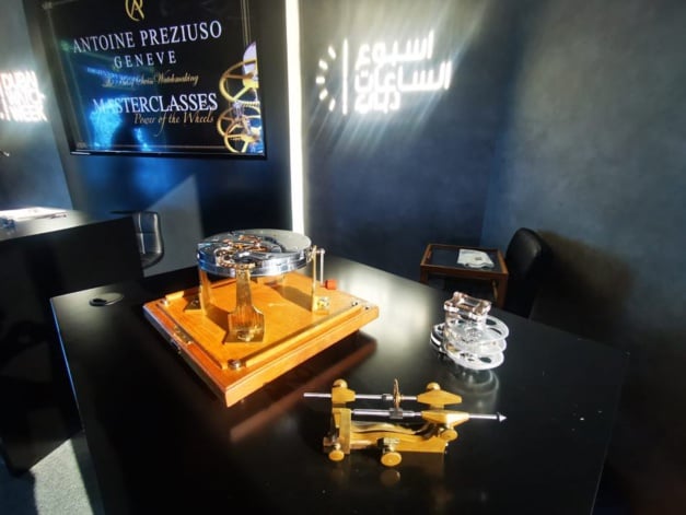 Dubaï Watch Week : quand Florian Preziuso enseigne les fondamentaux de l'horlogerie Dubaï Watch Week : quand Florian Preziuso enseigne les fondamentaux de l'horlogerie