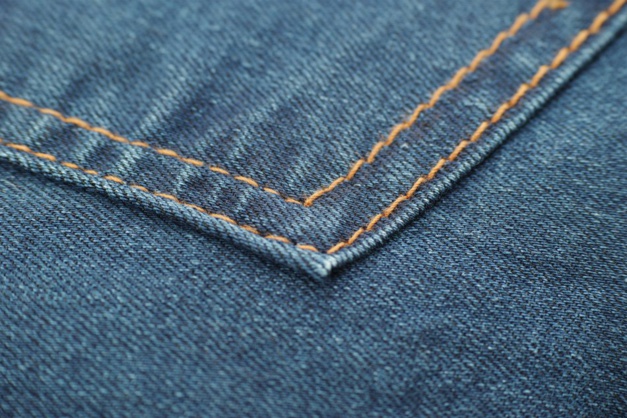 La chemise "jeans" : du ranch au macadam La chemise "jeans" : du ranch au macadam