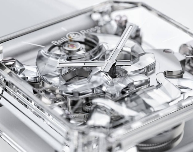 Bell & Ross BR 01 Cyber Skull Sapphire : la mort en toute transparence