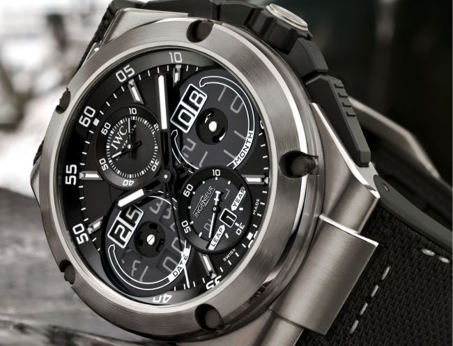 IWC Ingenieur Calendrier Perpétuel Digital Date et Mois : ultra-moderne ultra-technique IWC Ingenieur Calendrier Perpétuel Digital Date et Mois : ultra-moderne ultra-technique