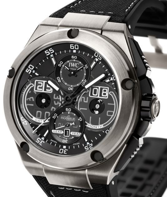 IWC Ingenieur Calendrier Perpétuel Digital Date et Mois : ultra-moderne ultra-technique IWC Ingenieur Calendrier Perpétuel Digital Date et Mois : ultra-moderne ultra-technique