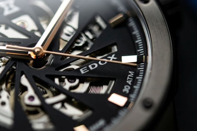 Edox Delphin Mecano : une sportive squelettée pour le 60ème anniversaire Edox Delphin Mecano : une sportive squelettée pour le 60ème anniversaire