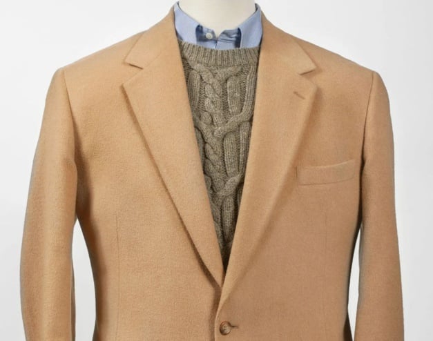 La veste en poils de chameau : un classique sport-chic totalement intemporel La veste en poils de chameau : un classique sport-chic totalement intemporel