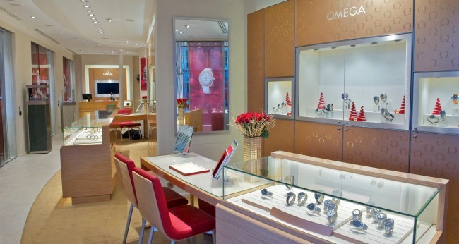 Omega : rive droite, rive gauche, deux nouvelles boutiques à Paris