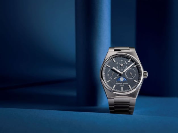 Frédérique Constant Highlife Perpetual Calendar : cadran bleu-gris, entre chien et loup Frédérique Constant Highlife Perpetual Calendar : cadran bleu-gris, entre chien et loup