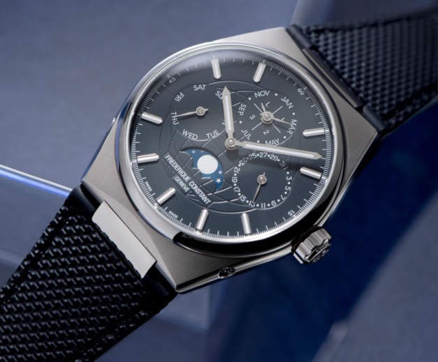 Frédérique Constant Highlife Perpetual Calendar : cadran bleu-gris, entre chien et loup Frédérique Constant Highlife Perpetual Calendar : cadran bleu-gris, entre chien et loup