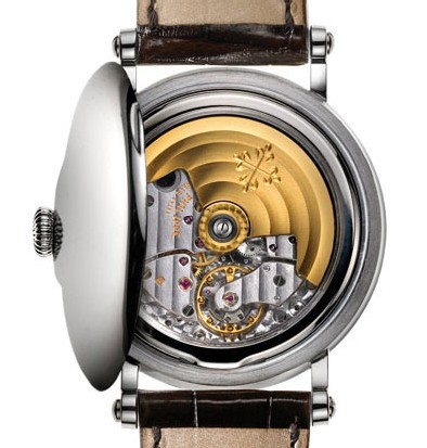 Patek Philippe décline son Quantième Perpétuel avec date rétrograde et boîtier Officier dans une nouvelle taille Patek Philippe décline son Quantième Perpétuel avec date rétrograde et boîtier Officier dans une nouvelle taille