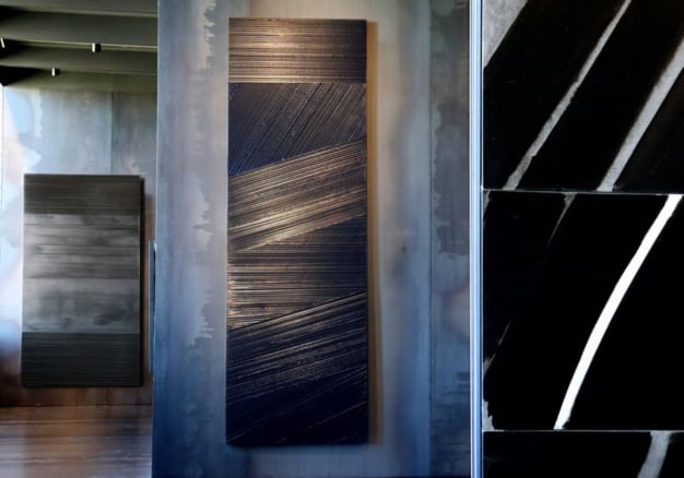 Peinture 390 x 130 cm 17 mars 2019 - Salle Outrenoir © RCR - Musee Soulages Rodez. Photo CH Peinture 390 x 130 cm 17 mars 2019 - Salle Outrenoir © RCR - Musee Soulages Rodez. Photo CH