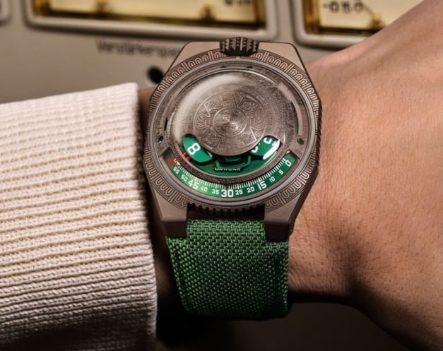 Urwerk UR-100V Time and Culture : de Singapour à Mexico City Urwerk UR-100V Time and Culture : de Singapour à Mexico City