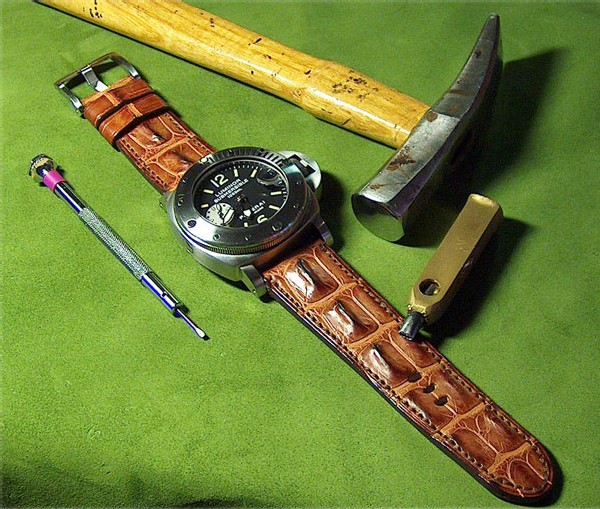 L'alligator et le croco corné : la chronique du bracelet-montre d’ABP L'alligator et le croco corné : la chronique du bracelet-montre d’ABP