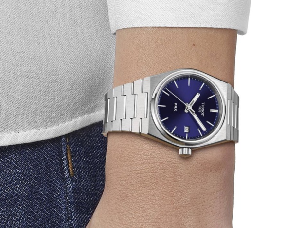 Tissot PRX 35 quartz : retour à la taille d'époque