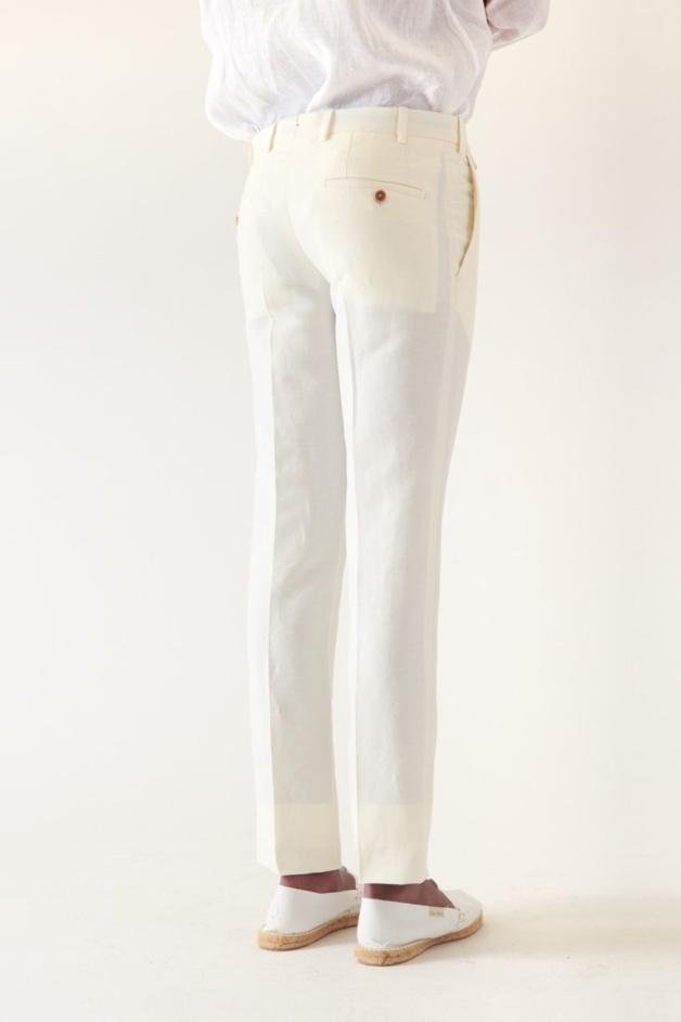 A l'approche de l'été, le pantalon en lin et soie de chez Zins A l'approche de l'été, le pantalon en lin et soie de chez Zins