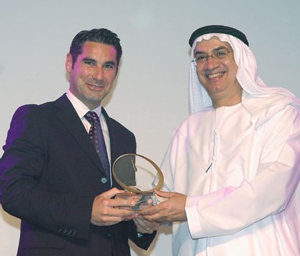 M. Hugues de Pins, Directeur Vacheron Constantin au Moyen-Orient, recevant le prix « Watch of the Year » pour la meilleure Montre Classique M. Hugues de Pins, Directeur Vacheron Constantin au Moyen-Orient, recevant le prix « Watch of the Year » pour la meilleure Montre Classique