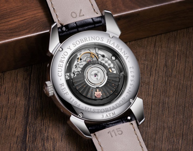 Cuervo y Sobrinos Historiador Doble Luna : l'une pour le nord, l'autre pour le sud Cuervo y Sobrinos Historiador Doble Luna : l'une pour le nord, l'autre pour le sud