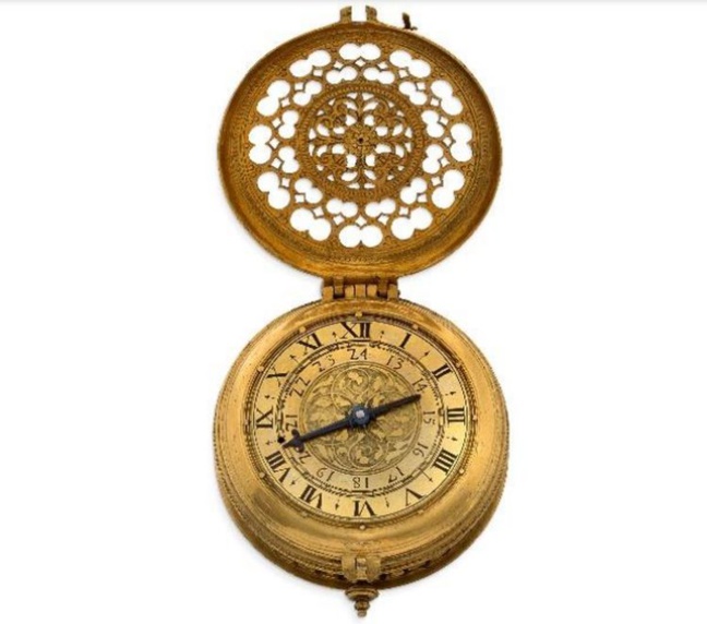 AUGSBURG Milieu du XVIe siècle Montre horloge primitive en métal doré avec échappement folio et stackfreed Estimation : 12 000 / 18 000 € AUGSBURG Milieu du XVIe siècle Montre horloge primitive en métal doré avec échappement folio et stackfreed Estimation : 12 000 / 18 000 €
