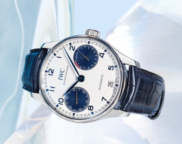 IWC : sa Portugaise Automatique se pare d'un beau cadran blanc et bleu