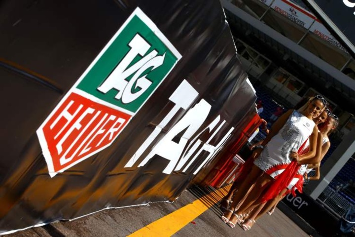 les grid girls de TAG Heuer les grid girls de TAG Heuer