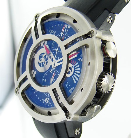 La montre « W » d’IetMT : la montre qui aime les hommes qui aiment l’aventure La montre « W » d’IetMT : la montre qui aime les hommes qui aiment l’aventure