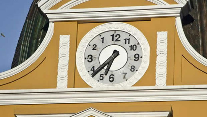 La Paz : l’horloge du Congrès tourne à l’envers