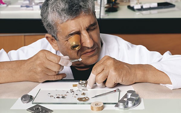 A. Lange et Söhne : un Phénix renaît de ses cendres pour produire… les meilleures montres du monde A. Lange et Söhne : un Phénix renaît de ses cendres pour produire… les meilleures montres du monde