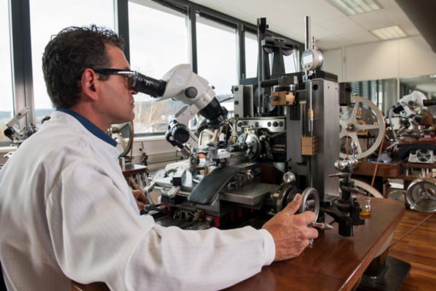Tout l'art du guillochage selon Breguet Tout l'art du guillochage selon Breguet